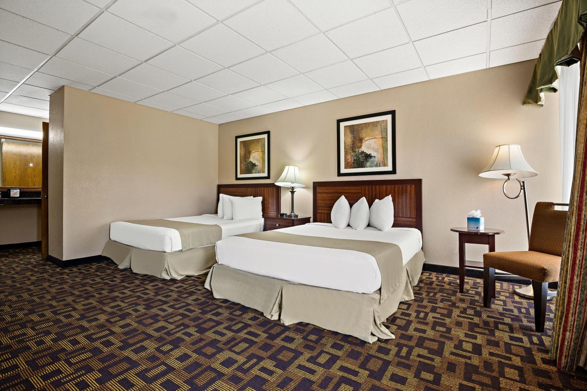 Rodeway Inn McPherson Exterior photo