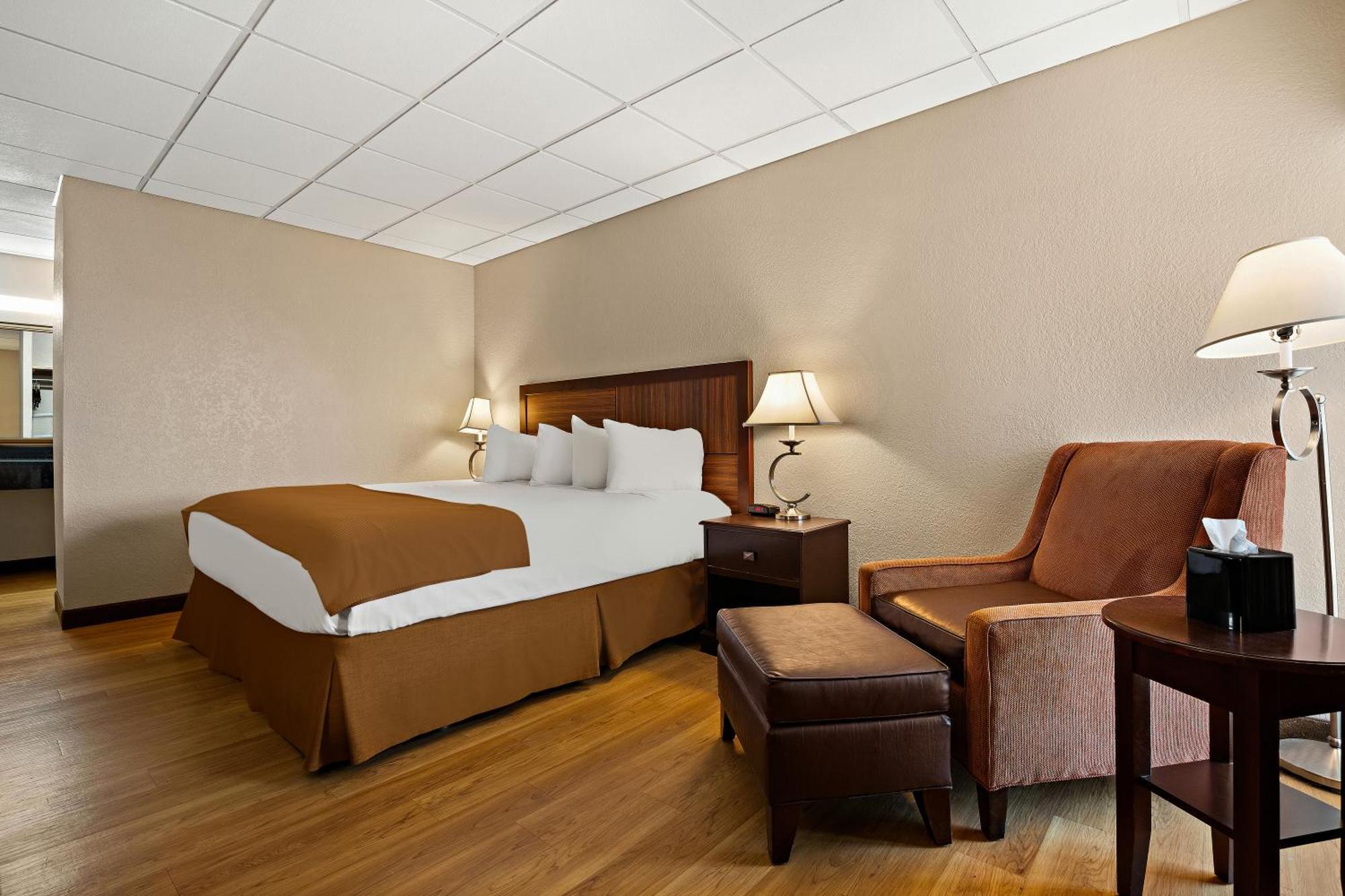 Rodeway Inn McPherson Exterior photo