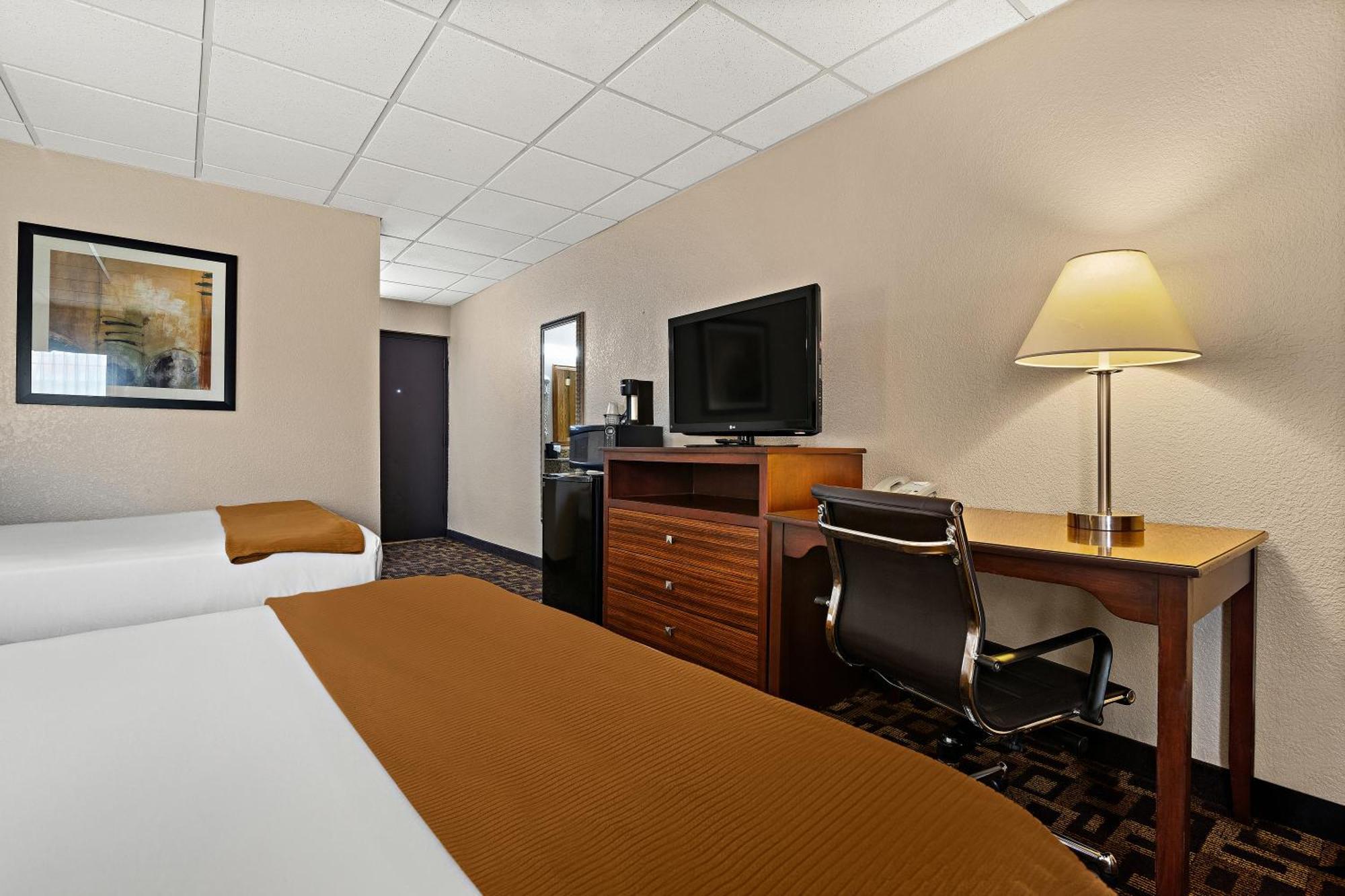 Rodeway Inn McPherson Room photo