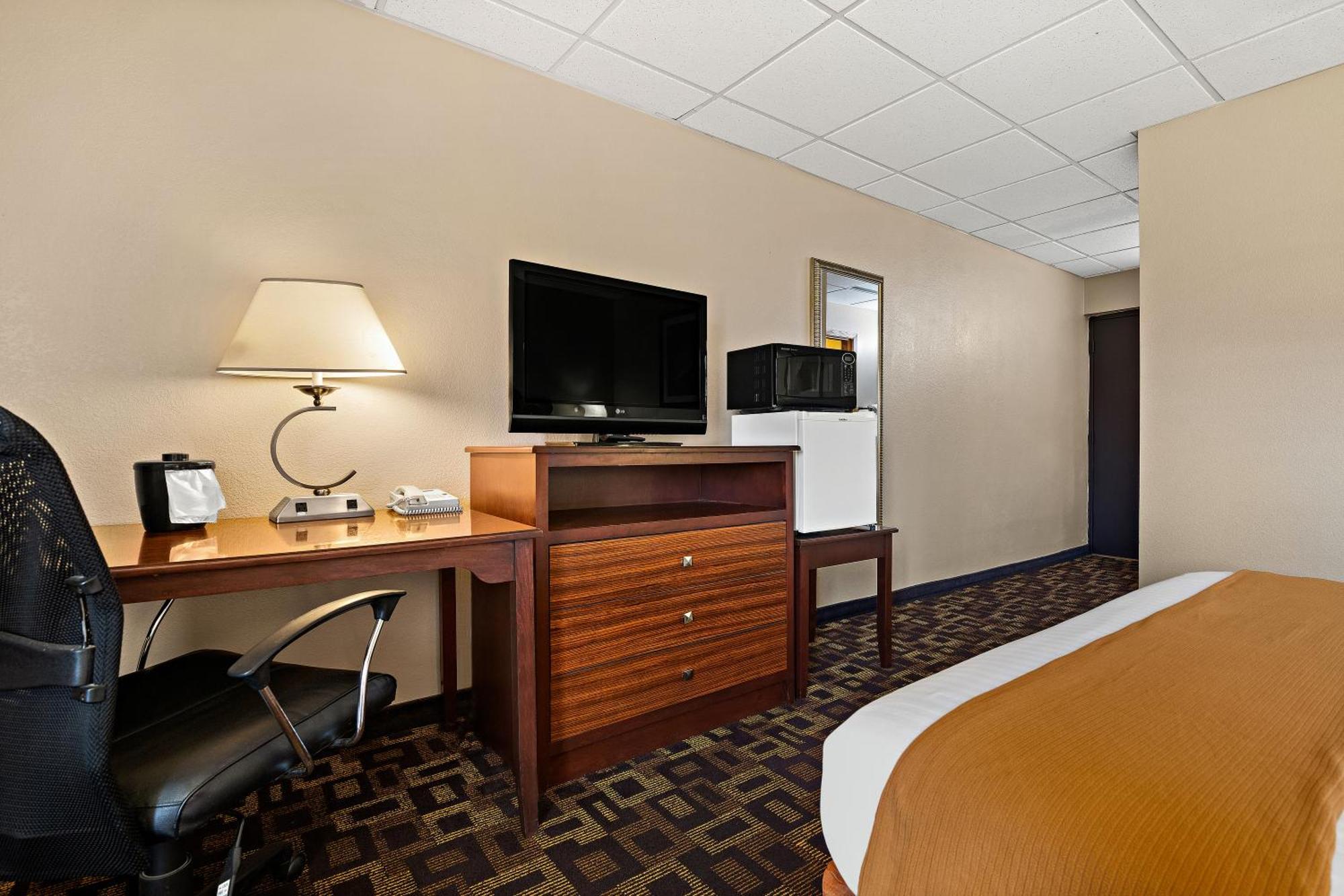 Rodeway Inn McPherson Room photo