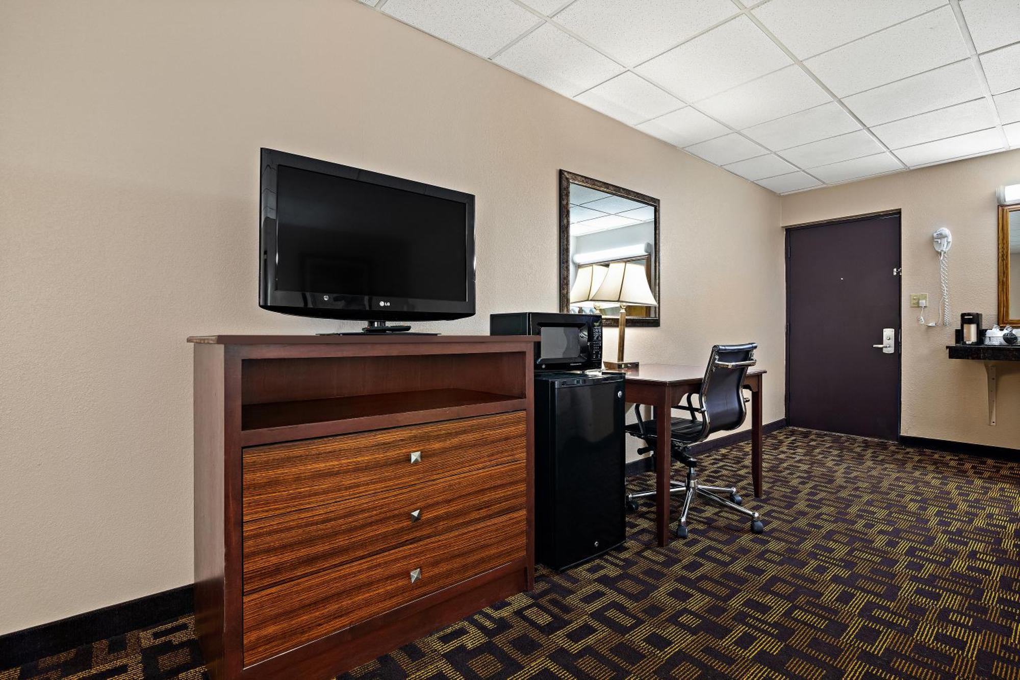 Rodeway Inn McPherson Room photo
